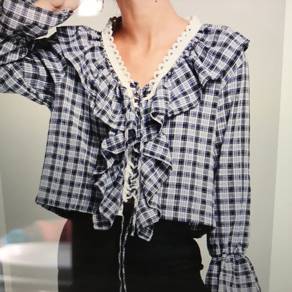 Storets sold out Wendy Checkered Lace-up Blouse